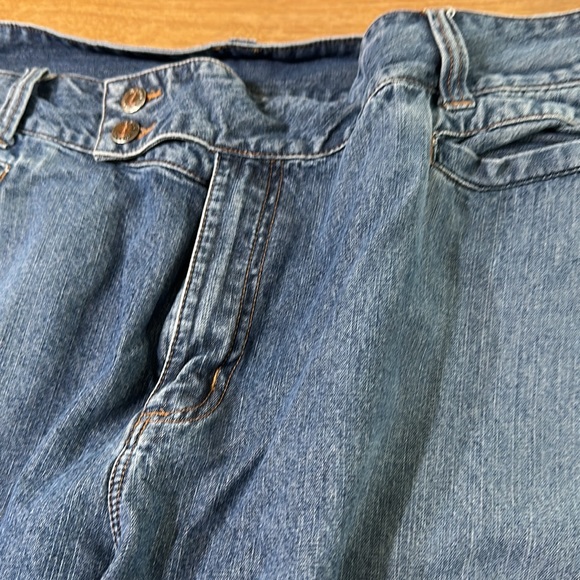 Jean Capri - Picture 2 of 5